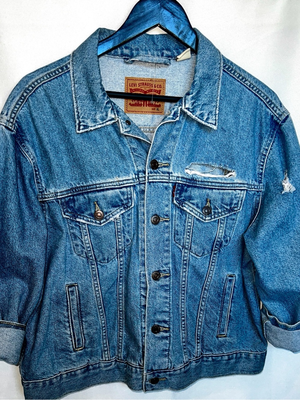 Levi’s Women's Ex-Boyfriend Trucker Distressed Denim Jacket, XL, NWOT